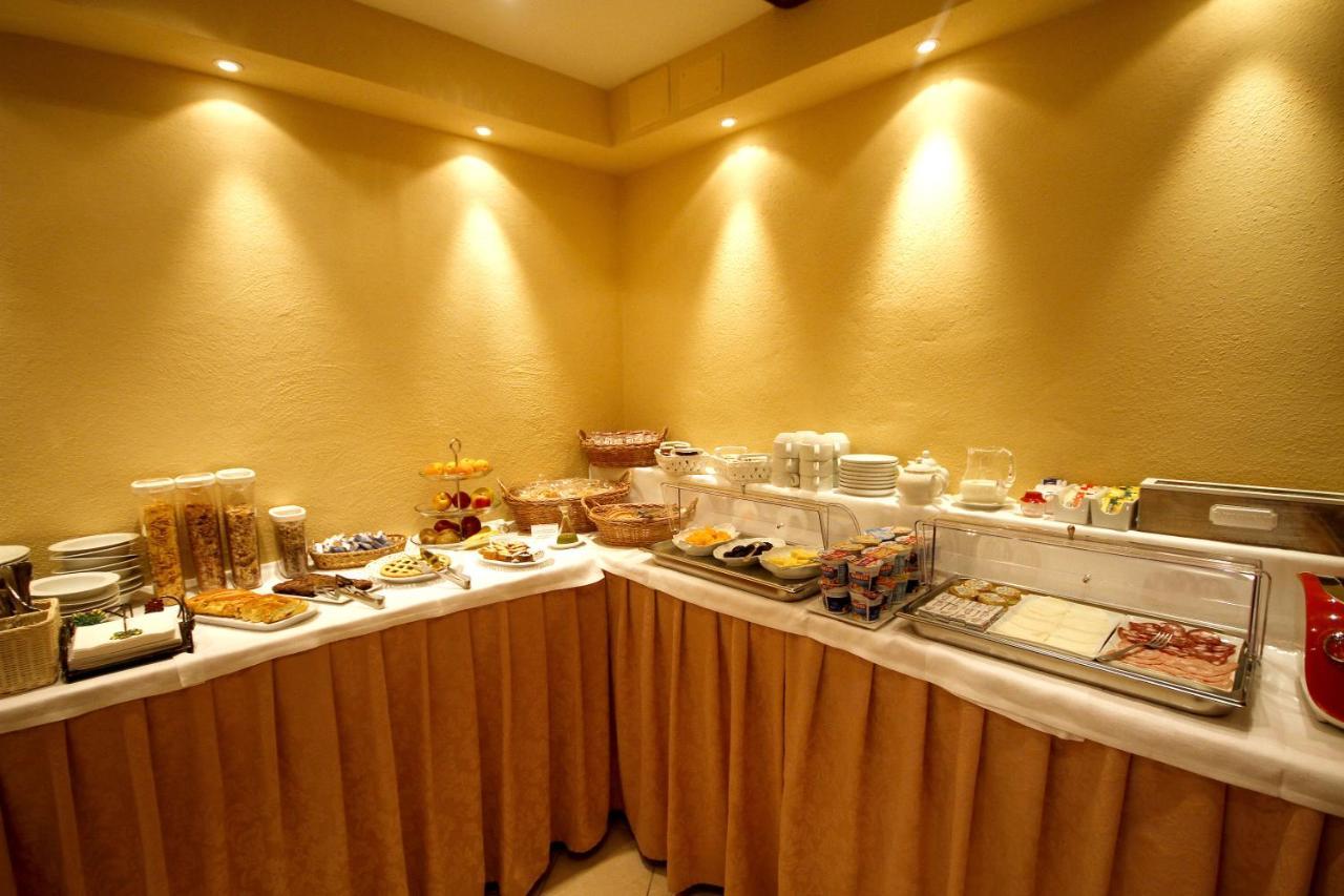 Antica Residenza Cicogna Bed & Breakfast Сиена Екстериор снимка