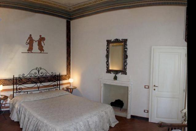 Antica Residenza Cicogna Bed & Breakfast Сиена Екстериор снимка