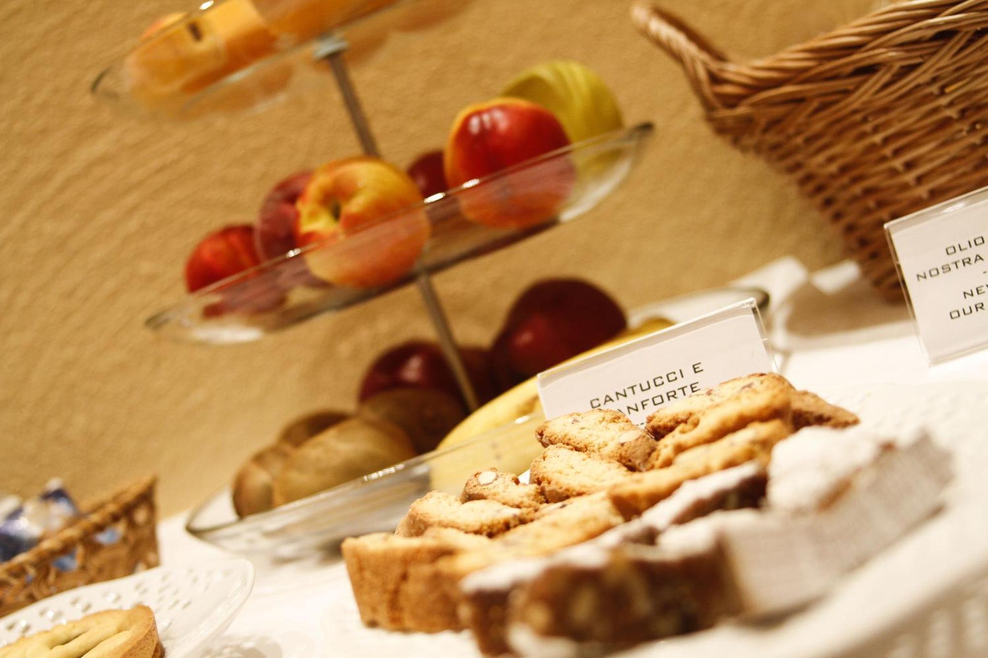 Antica Residenza Cicogna Bed & Breakfast Сиена Екстериор снимка